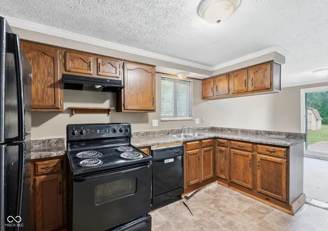 3rd image of 3735 Valley Lake Dr, Indianapolis, IN 46227 | MLS# 22116371