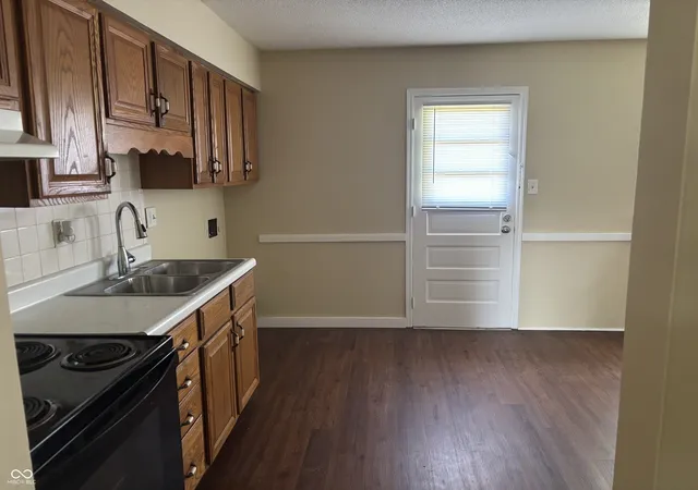3rd image of 1915 E 15Th St, Muncie, IN 47302 | MLS# 22116383