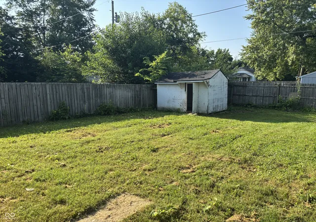 4th image of 1915 E 15Th St, Muncie, IN 47302 | MLS# 22116383