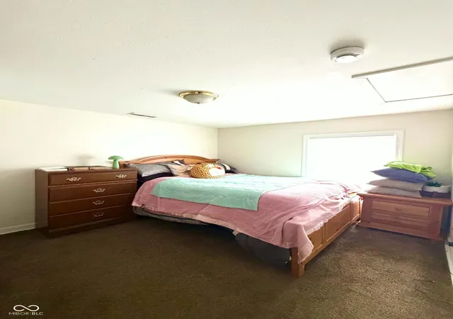 Photo 3 of Single family home for sale at 415 Morningside Dr, Columbus, IN 47201 | MLS# 22116385 | Listing updated on 2026-09-08
