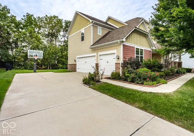 Photo 3 of Single family home for sale at 6523 Paddle Dr, Carmel, IN 46033 | MLS# 22116392 | Listing updated on 2026-10-03