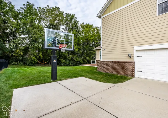 Photo 3 of Single family home for sale at 6523 Paddle Dr, Carmel, IN 46033 | MLS# 22116392 | Listing updated on 2026-10-08