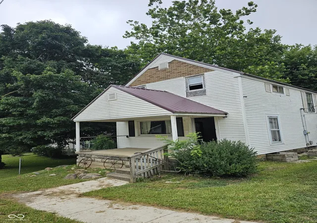 2nd image of 307 N Cross St, Waveland, IN 47989 | MLS# 22116393