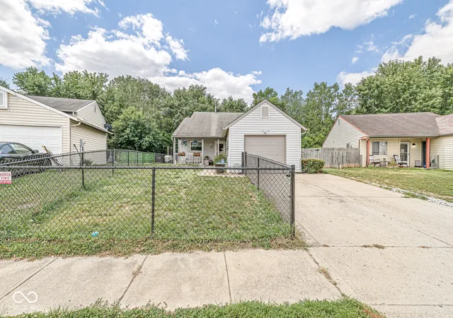 Photo 2 of Sale Pending at 4047 Harmony Ln, Indianapolis, IN 46221 | MLS# 22116408 | Listing updated on 2026-08-19
