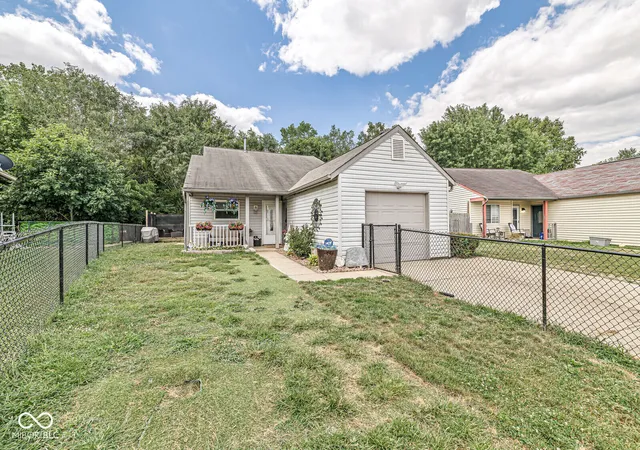 Photo 3 of Sale Pending at 4047 Harmony Ln, Indianapolis, IN 46221 | MLS# 22116408 | Listing updated on 2026-08-19