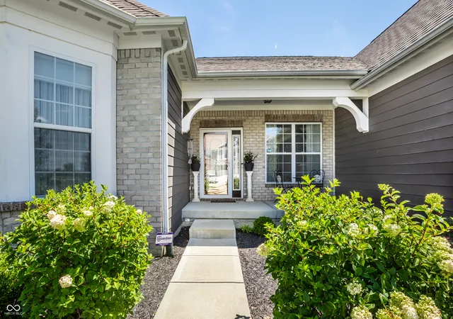 2nd image of 10155 Blue Ribbon Blvd, Fishers, IN 46040 | MLS# 22116409