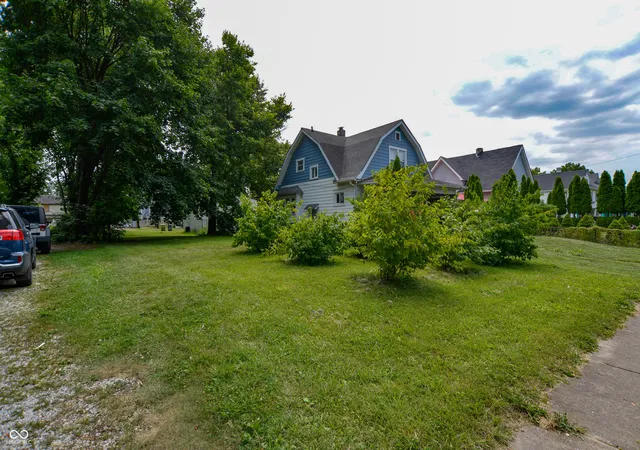 2nd image of 947 W 34th St, Indianapolis, IN 46208 | MLS# 22116410
