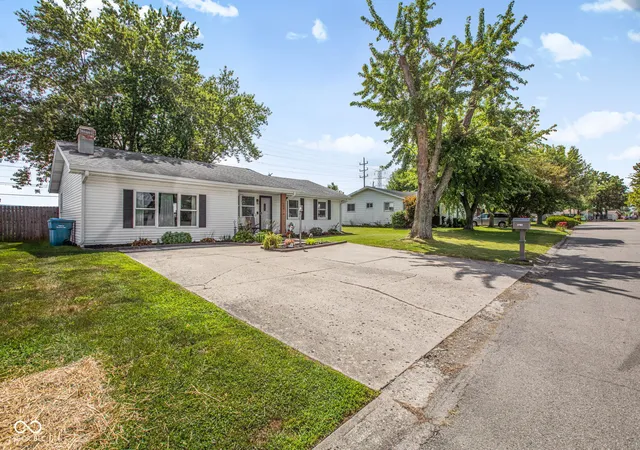 Photo 2 of Sale Pending at 2616 Maple Dr, New Castle, IN 47362 | MLS# 22116418 | Listing updated on 2026-08-26