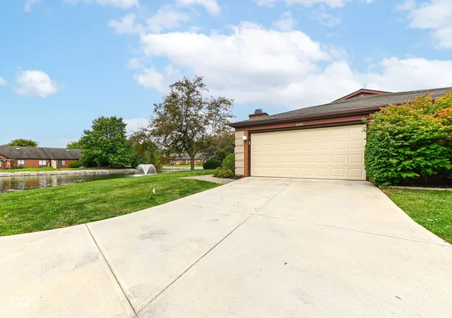 3rd image of 2066 Oak Run Ct, Indianapolis, IN 46260 | MLS# 22116426