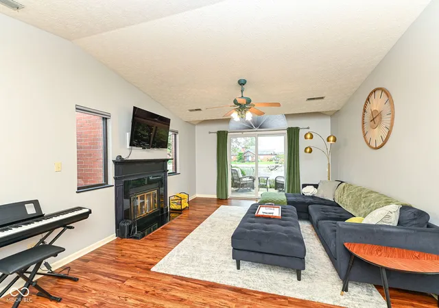 4th image of 2066 Oak Run Ct, Indianapolis, IN 46260 | MLS# 22116426