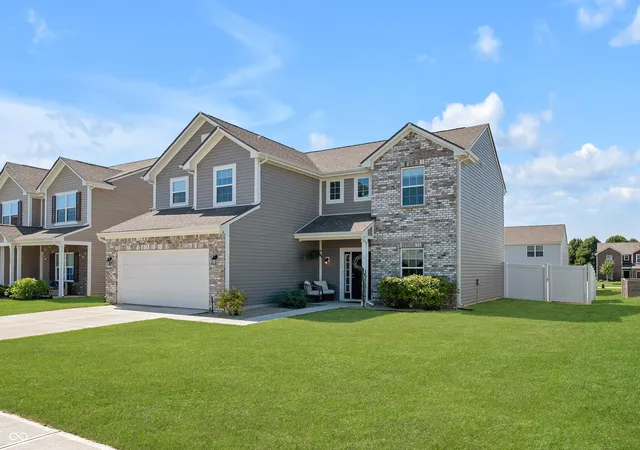 Photo 2 of Single family home for sale at 11603 Brookwood Tr Ln, Indianapolis, IN 46229 | MLS# 22116427 | Listing updated on 2026-08-27