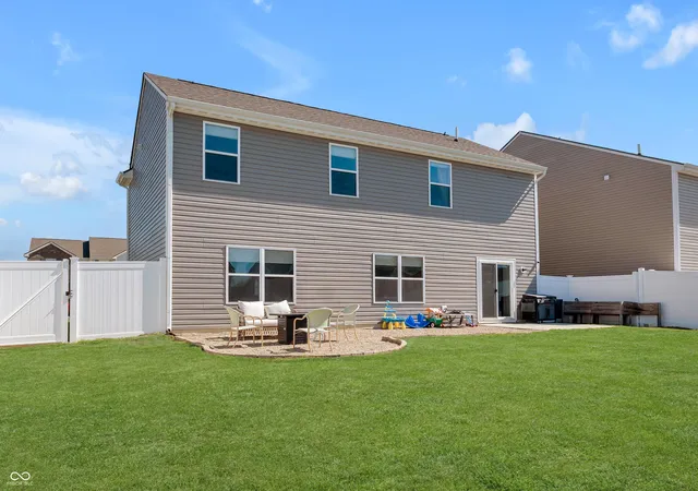 Photo 4 of Single family home for sale at 11603 Brookwood Tr Ln, Indianapolis, IN 46229 | MLS# 22116427 | Listing updated on 2026-08-27