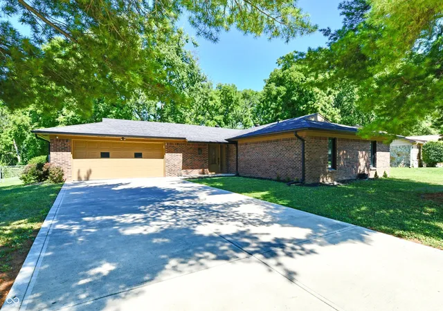 1st image of 4722 N Eden Ct N, Indianapolis, IN 46254 | MLS# 22116430