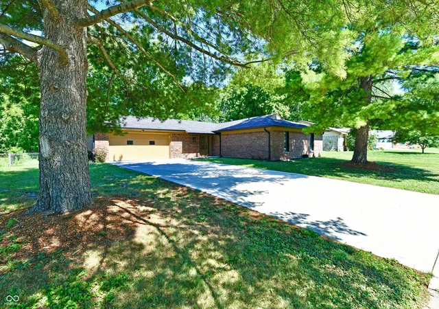 2nd image of 4722 N Eden Ct N, Indianapolis, IN 46254 | MLS# 22116430