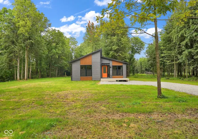 Photo 1 of Sale Pending at 1307 W White Rock Rd, Brazil, IN 47834 | MLS# 22116432 | Listing updated on 2026-08-31