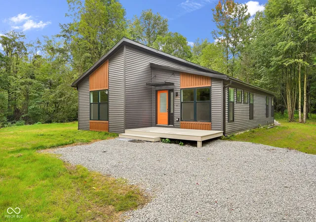 Photo 3 of Sale Pending at 1307 W White Rock Rd, Brazil, IN 47834 | MLS# 22116432 | Listing updated on 2026-08-31
