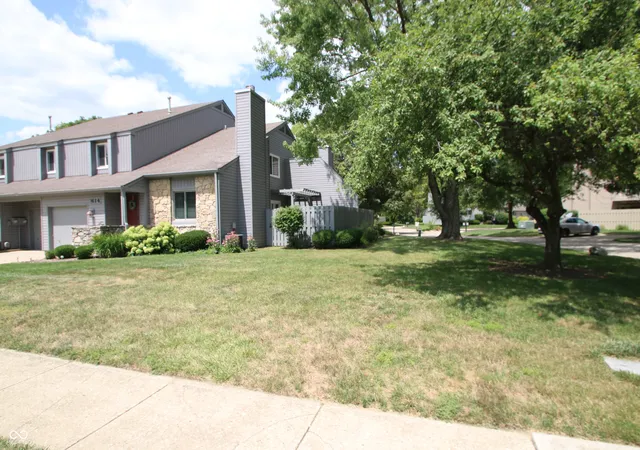 2nd image of 614 Conner Creek Dr, Fishers, IN 46038 | MLS# 22116442