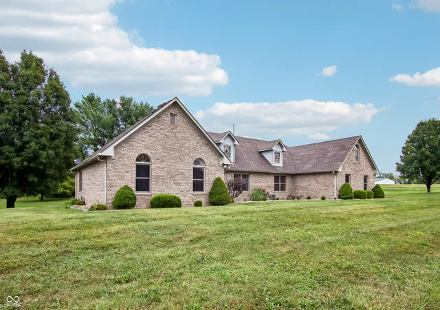 Photo 3 of Single family home for sale at 3794 E Vernon Dr, Mooresville, IN 46158 | MLS# 22116460 | Listing updated on 2026-09-22