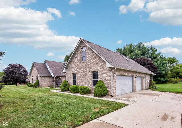 Photo 3 of Single family home for sale at 3794 E Vernon Dr, Mooresville, IN 46158 | MLS# 22116460 | Listing updated on 2026-09-22