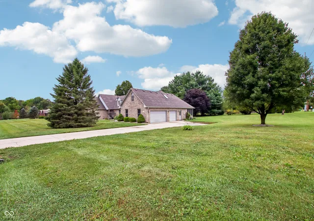 Photo 4 of Single family home for sale at 3794 E Vernon Dr, Mooresville, IN 46158 | MLS# 22116460 | Listing updated on 2026-09-22