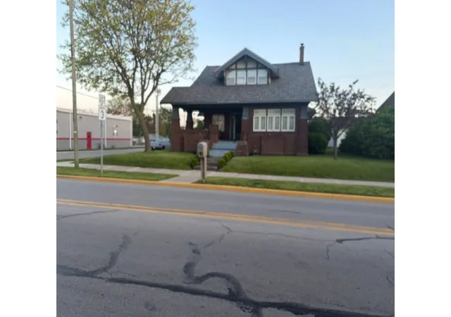 Photo 1 of Single family home for sale at 401 W Washington, Hartford City, IN 47348 | MLS# 22116462 | Listing updated on 2026-09-03