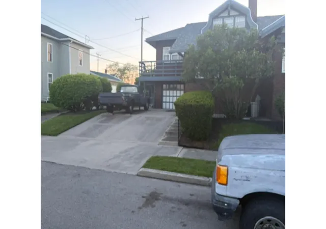 Photo 3 of Single family home for sale at 401 W Washington, Hartford City, IN 47348 | MLS# 22116462 | Listing updated on 2026-09-03