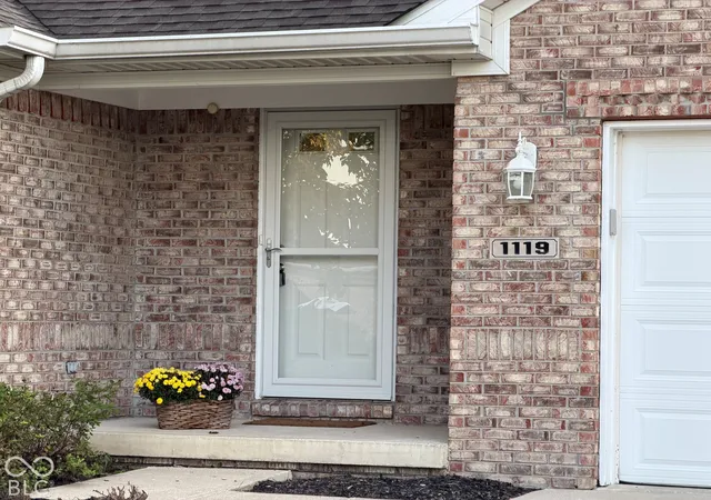 Photo 4 of Condo for sale at 1119 Manchester Dr, Brownsburg, IN 46112 | MLS# 22116463 | Listing updated on 2026-10-08