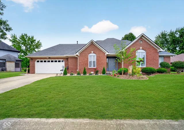 Photo 1 of Single family home for sale at 876 Bayside, Greenwood, IN 46143 | MLS# 22116472 | Listing updated on 2026-08-18