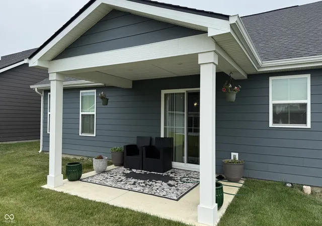 4th image of 2221 Wonder Creek Dr, Whitestown, IN 46075 | MLS# 22116481