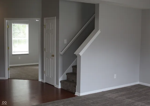 Photo 4 of Sale Pending at 6455 Enclave Blvd, Greenwood, IN 46143 | MLS# 22116482 | Listing updated on 2026-09-21