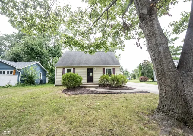 2nd image of 715 Homewood Dr, Carmel, IN 46280 | MLS# 22116492