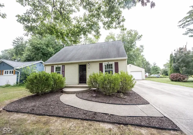 3rd image of 715 Homewood Dr, Carmel, IN 46280 | MLS# 22116492