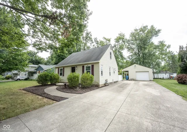5th image of 715 Homewood Dr, Carmel, IN 46280 | MLS# 22116492