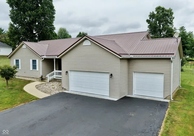 Photo 2 of Sale Pending at 4435 Ellington Ct, Spencer, IN 47460 | MLS# 22116496 | Listing updated on 2026-09-05