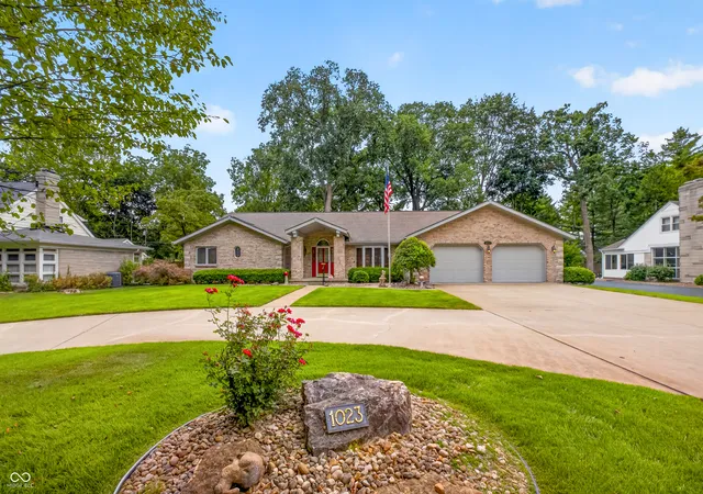 2nd image of 1023 Hawthorne Dr, Columbus, IN 47203 | MLS# 22116513