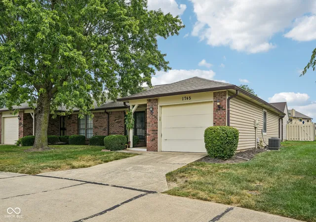Photo 2 of Condo for sale at 1745 N Wellesley Cmns, Indianapolis, IN 46219 | MLS# 22116520 | Listing updated on 2026-09-16