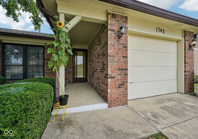 Photo 3 of Condo for sale at 1745 N Wellesley Cmns, Indianapolis, IN 46219 | MLS# 22116520 | Listing updated on 2026-09-16