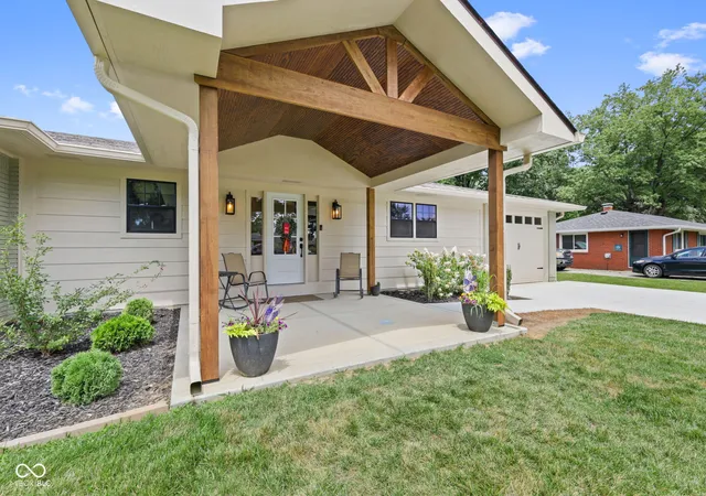 2nd image of 2774 W Hickory Dr, Anderson, IN 46013 | MLS# 22116533