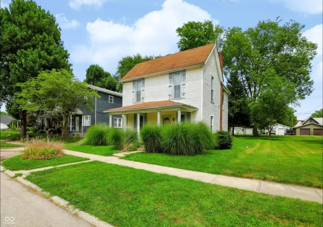 Photo 2 of Single family home for sale at 1014 N Harrison St, Rushville, IN 46173 | MLS# 22116541 | Listing updated on 2026-08-19
