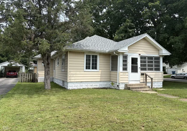 Photo 1 of Single family home for sale at 2016 Washington Ave, Terre Haute, IN 47803 | MLS# 22116545 | Listing updated on 2026-08-28