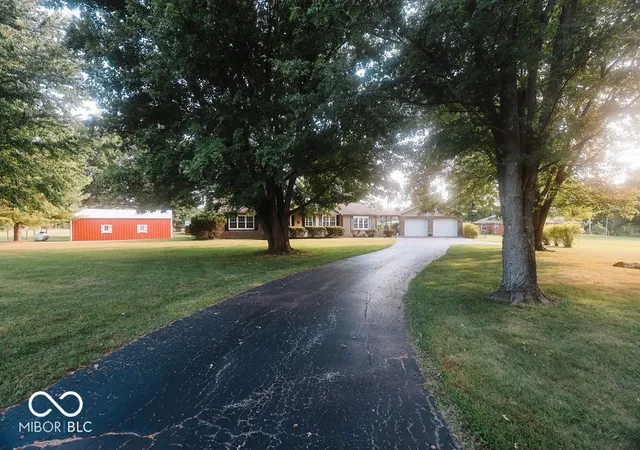 Photo 2 of Sale Pending at 8495 Big Bnd Rd, Martinsville, IN 46151 | MLS# 22116546 | Listing updated on 2026-09-04