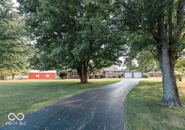 Photo 2 of Sale Pending at 8495 Big Bnd Rd, Martinsville, IN 46151 | MLS# 22116546 | Listing updated on 2026-09-04