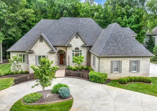 1st image of 924 Woodcrest Wy, Anderson, IN 46012 | MLS# 22116562