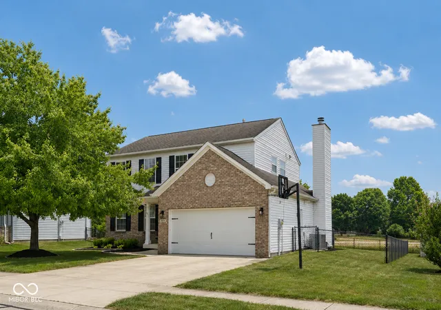 1st image of 7974 Cobblesprings Dr, Avon, IN 46123 | MLS# 22116567