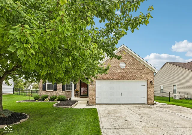 2nd image of 7974 Cobblesprings Dr, Avon, IN 46123 | MLS# 22116567