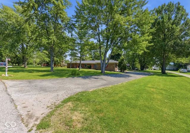 Photo 3 of Single family home for sale at 313 E 275 South, Shelbyville, IN 46176 | MLS# 22116572 | Listing updated on 2026-09-04