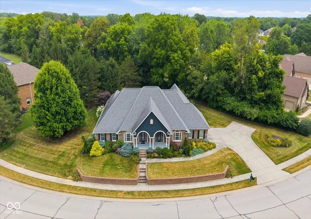 Photo 3 of Single family home for sale at 677 Foxboro Dr, Avon, IN 46123 | MLS# 22116576 | Listing updated on 2026-09-21