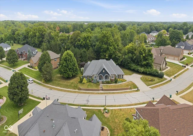 Photo 4 of Single family home for sale at 677 Foxboro Dr, Avon, IN 46123 | MLS# 22116576 | Listing updated on 2026-09-21