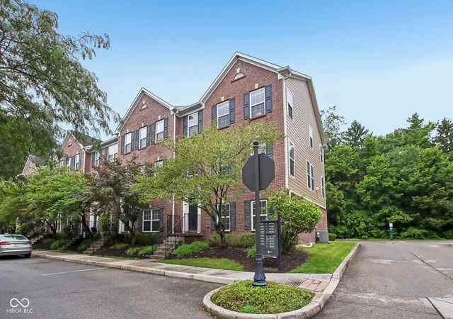 Photo 3 of Townhouse for sale at 897 Rosalind Pl, Carmel, IN 46032 | MLS# 22116582 | Listing updated on 2026-08-18