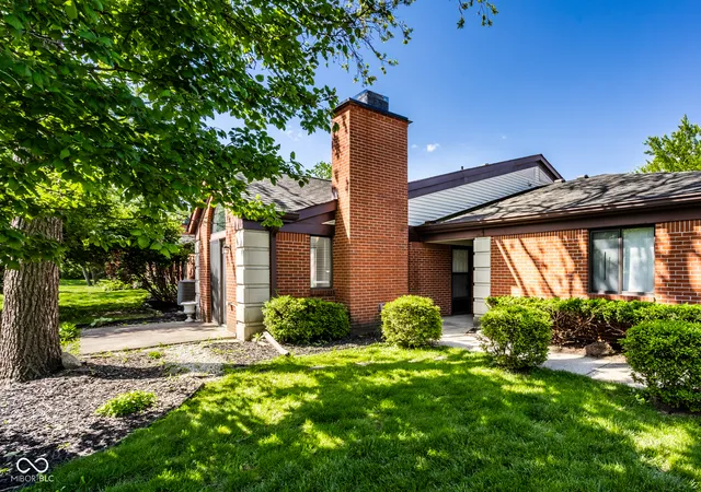 Photo 2 of Single family home for sale at 9350 Golden Leaf Way, Indianapolis, IN 46260 | MLS# 22116584 | Listing updated on 2026-08-27